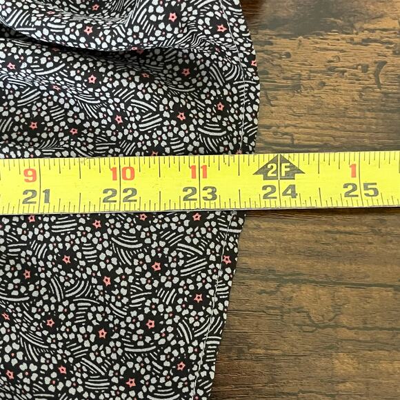 Loft Gray Print Long Sleeve Top with Ruffled Hem Size Medium - Picture 8 of 8